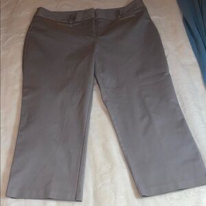 Apt. 9 size 12 gray Capri dress pants.